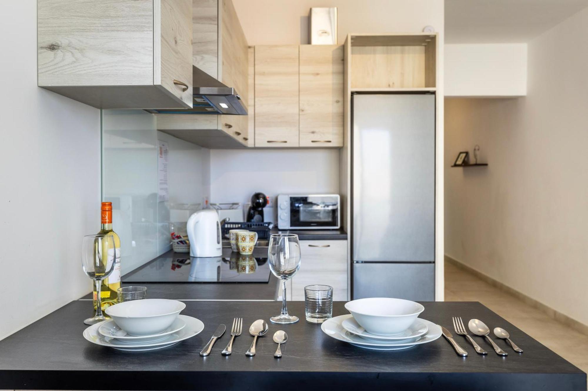 Dorris'S Apartment 5 Min Walk From St Julians ซาน กวานน์ ภายนอก รูปภาพ