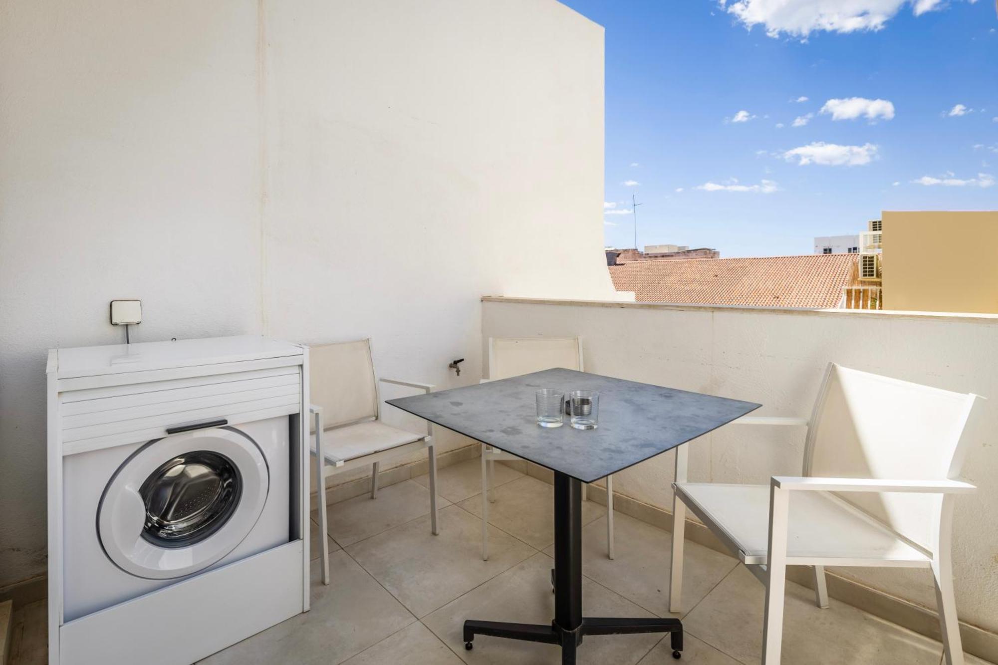 Dorris'S Apartment 5 Min Walk From St Julians ซาน กวานน์ ภายนอก รูปภาพ